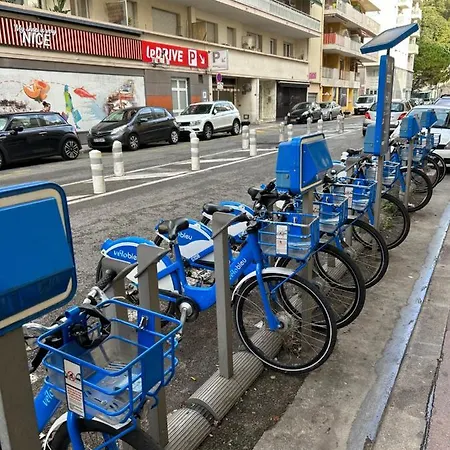 Lägenhet Lumineux Avec Balcon A Proximite De La *