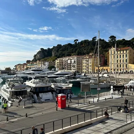 Lumineux Avec Balcon A Proximite De La Lägenhet Nice