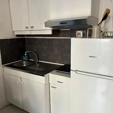 Bright Studio With Private Balcony In Nice Port