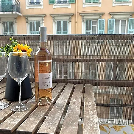 شقة Bright Studio With Private Balcony In Nice Port
