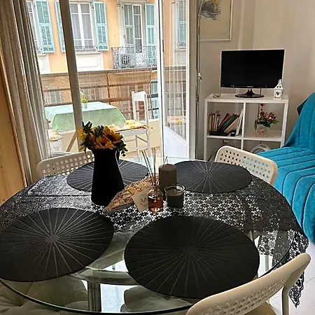 Apartament Bright With Private Balcony In Port *