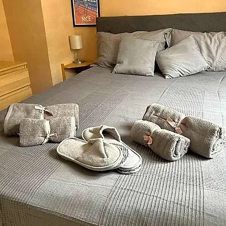 Daire Bright Studio With Private Balcony In Nice Port