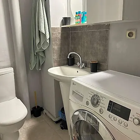 شقة Bright Studio With Private Balcony In Nice Port