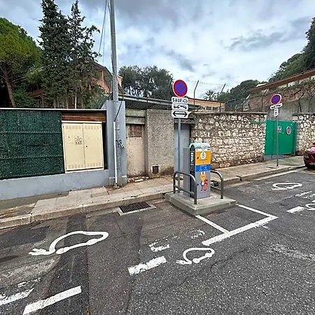 Bright Studio With Private Balcony In Nice Port Daire *