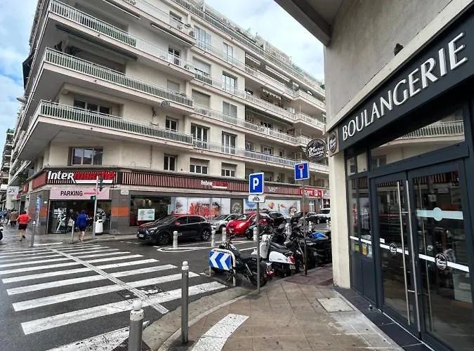 公寓 Lumineux Avec Balcon A Proximite De La *